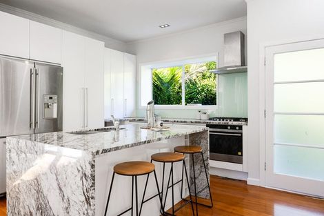 Photo of property in 58 Church Street, Devonport, Auckland, 0624