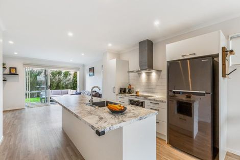 Photo of property in 9 Ambar Ridge Avenue, Massey, Auckland, 0614