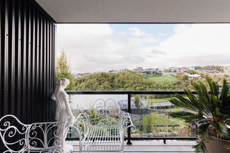 Photo of property in 121 Cashmere Drive, Fitzherbert, Palmerston North, 4410