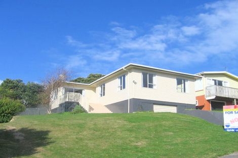 Photo of property in 2/7-18 Quinn Grove, Ranui, Porirua, 5024