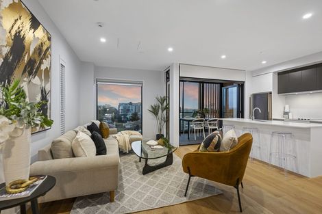 Photo of property in Frank Sargeson Apts, 401/74 Anzac Street, Takapuna, Auckland, 0622