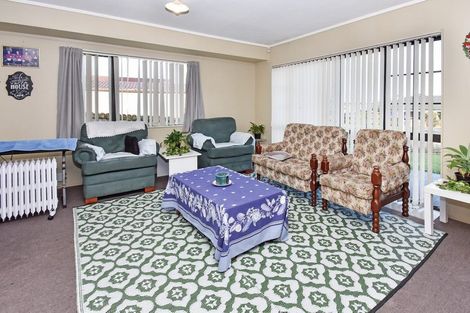 Photo of property in 12 Fareti Place, Mangere, Auckland, 2022