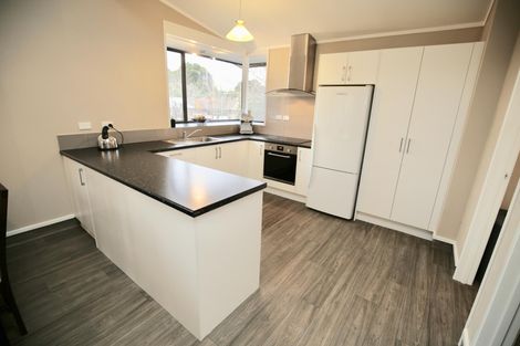 Photo of property in 4 Matipo Crescent, Pukete, Hamilton, 3200