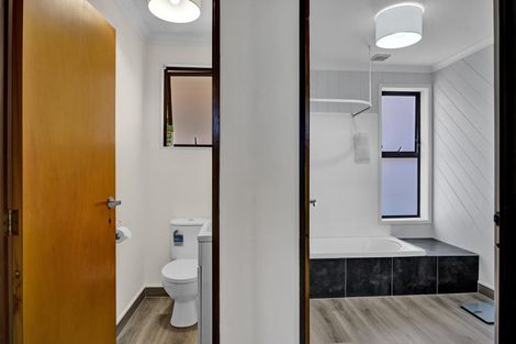 Photo of property in 288e Mangorei Road, Merrilands, New Plymouth, 4312