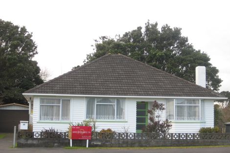 Photo of property in 25 South Road, Moturoa, New Plymouth, 4310