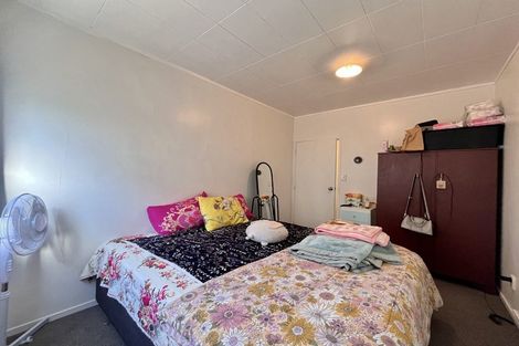 Photo of property in 51 Archibald Road, Kelston, Auckland, 0602