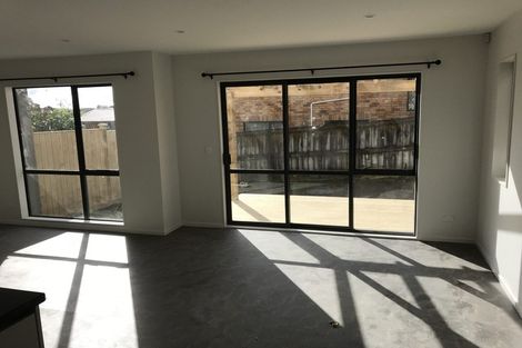 Photo of property in 1 Sophie Lane, Henderson, Auckland, 0612