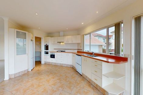 Photo of property in 16 Imran Terrace, Khandallah, Wellington, 6035