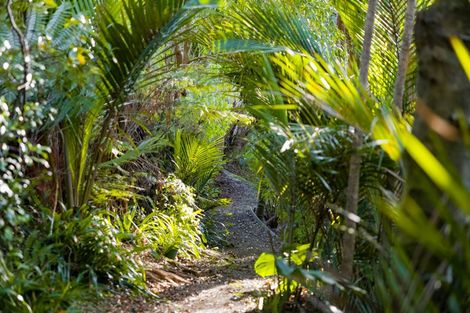 Photo of property in 1135 Scenic Drive North, Swanson, Auckland, 0816