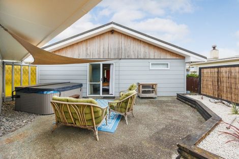 Photo of property in 36 Signal Street, Foxton Beach, Foxton, 4815