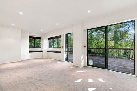 Photo of property in 1/11 Saddleback Rise, Murrays Bay, Auckland, 0630