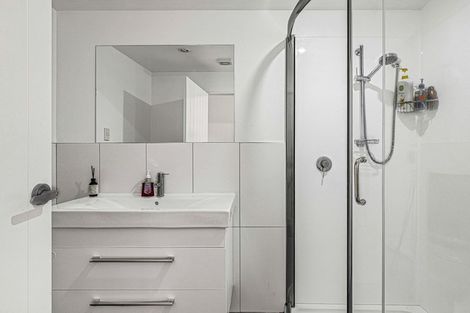 Photo of property in 8/45a Swanson Road, Henderson, Auckland, 0610