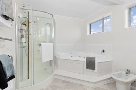 Photo of property in 4/87 Ocean View Road, Hillcrest, Auckland, 0627