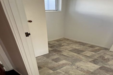 Photo of property in 27 Halberg Street, Glenfield, Auckland, 0629