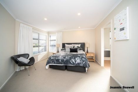 Photo of property in 8 Medallion Court, Kelvin Grove, Palmerston North, 4414