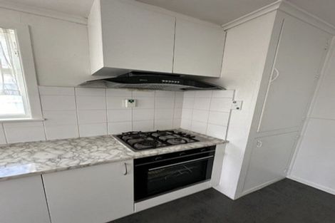 Photo of property in 2/8 Valdale Road, Henderson, Auckland, 0610