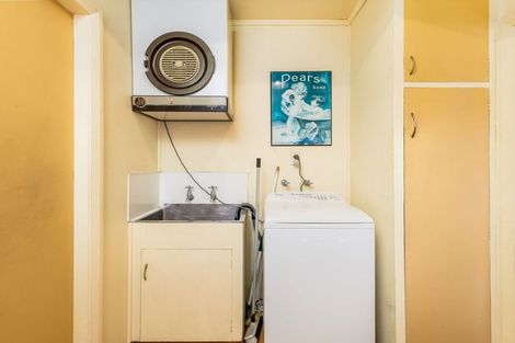 Photo of property in 16 Hughes Street, Waimate, 7924