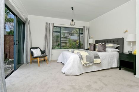 Photo of property in 88 Parr Terrace, Castor Bay, Auckland, 0620