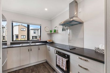 Photo of property in 6 Awhenga Place, Weymouth, Auckland, 2103