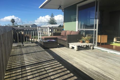 Photo of property in 30 Megan Avenue, Pakuranga Heights, Auckland, 2010