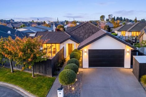 Photo of property in 12 Oakdene Place, Halswell, Christchurch, 8025