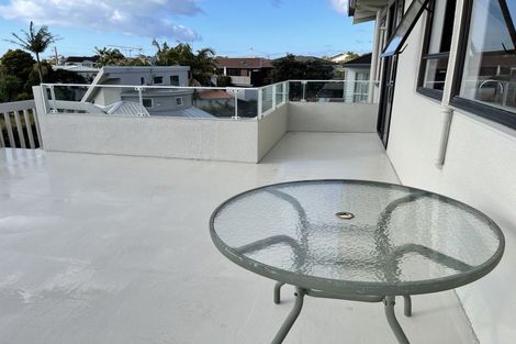 Photo of property in 17 Waller Avenue, Bucklands Beach, Auckland, 2012