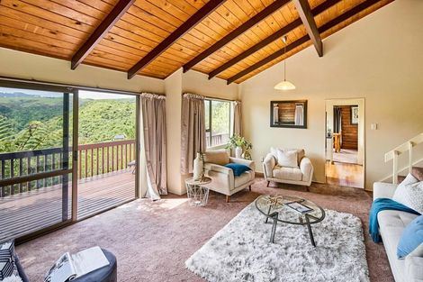 Photo of property in 9 Bushland Grove, Paparangi, Wellington, 6037