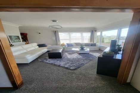 Photo of property in 35a Glenfern Road, Mellons Bay, Auckland, 2014