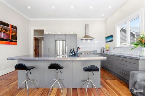 Photo of property in 19 Bay Street, Petone, Lower Hutt, 5012