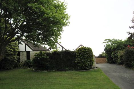 Photo of property in 12 Highland Place, Avonhead, Christchurch, 8042