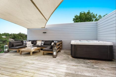 Photo of property in 6 Puriri Place, Sandspit, Warkworth, 0982