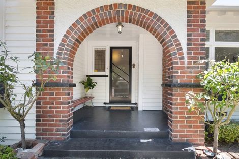 Photo of property in 27 Stanley Avenue, Palmerston North, 4414