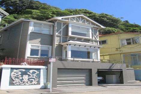 Photo of property in 188 Oriental Parade, Oriental Bay, Wellington, 6011