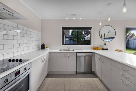 Photo of property in 4 James Drive, Bell Block, New Plymouth, 4312