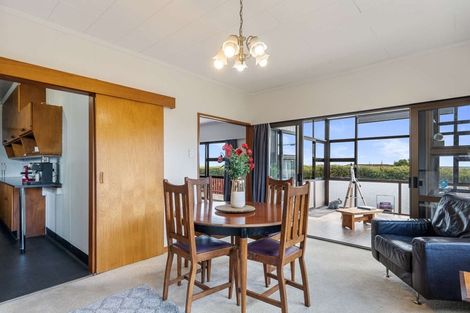 Photo of property in 15 Frimley Terrace, Waikanae Beach, Waikanae, 5036