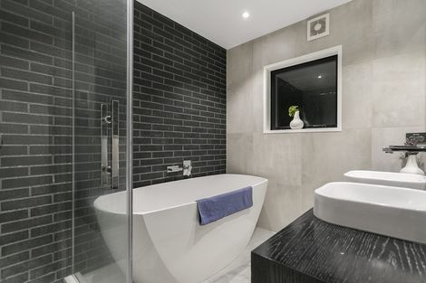 Photo of property in 2/92 Churchill Road, Murrays Bay, Auckland, 0630