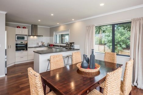 Photo of property in 51 Hillcrest Road, Raumati Beach, Paraparaumu, 5032