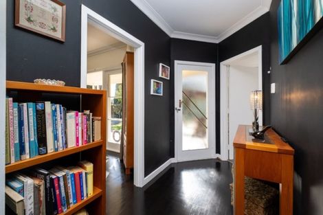 Photo of property in 407 Alexandra Street, Hastings, 4122