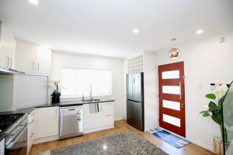 Photo of property in 7 Paloma Court, Hillpark, Auckland, 2102