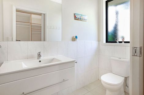 Photo of property in 10 Ringwood Place, Whitianga, 3510