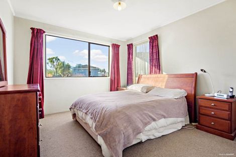 Photo of property in 71 Oreil Avenue, West Harbour, Auckland, 0618