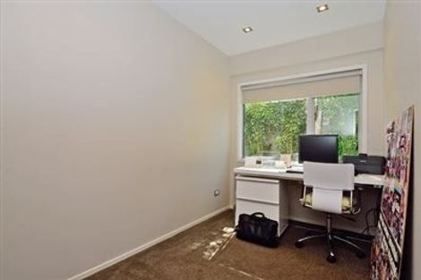 Photo of property in 2/91 Aberdeen Road, Castor Bay, Auckland, 0620
