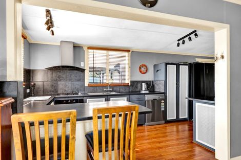 Photo of property in 10 Tauranga-a-ika Street, Manaia, 4612