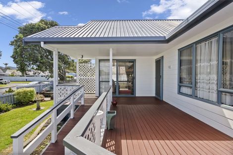 Photo of property in 9 Raumati Crescent, Onerahi, Whangarei, 0110