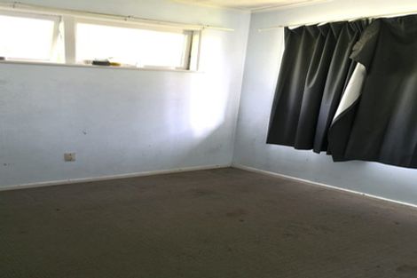 Photo of property in 28 Windrush Close, Mangere, Auckland, 2022