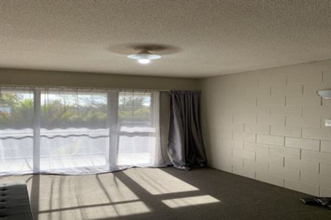 Photo of property in 8/32 Blockhouse Bay Road, Avondale, Auckland, 1026