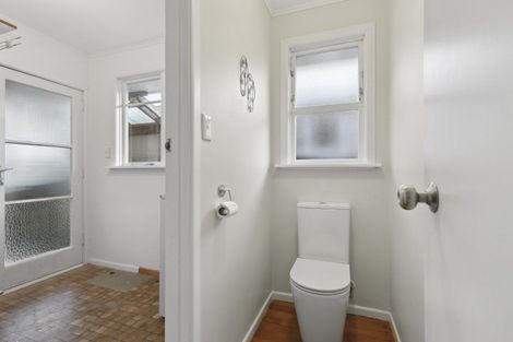 Photo of property in 35 Lynda Avenue, Paparangi, Wellington, 6037