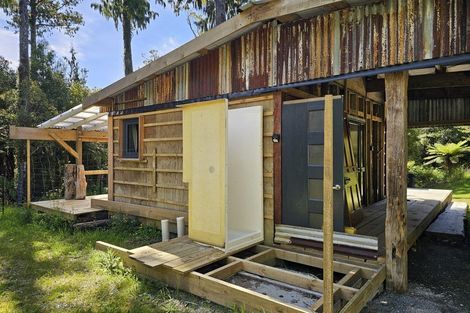 Photo of property in 215 Clifton Road, Kaiata, Greymouth, 7805