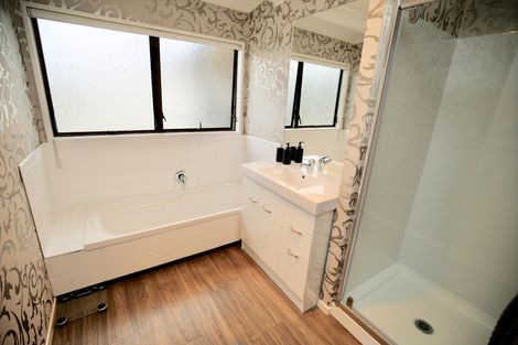 Photo of property in 4 Matipo Crescent, Pukete, Hamilton, 3200