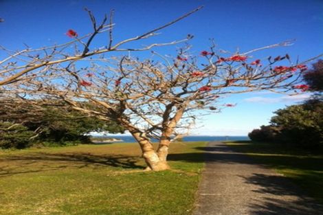 Photo of property in 1415 Whangaparaoa Road, Army Bay, Whangaparaoa, 0930